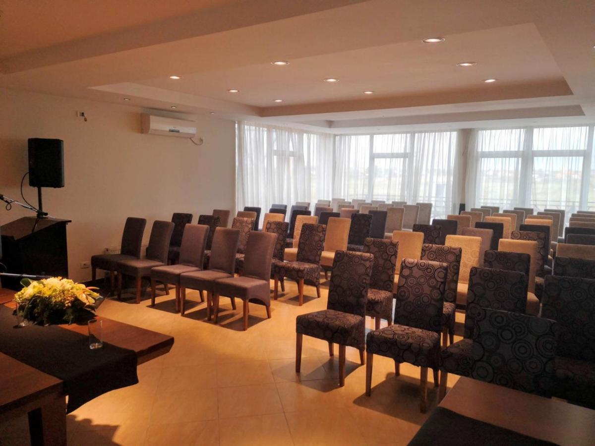 Hotel Euforia Lounge Šabac Eksteriør billede